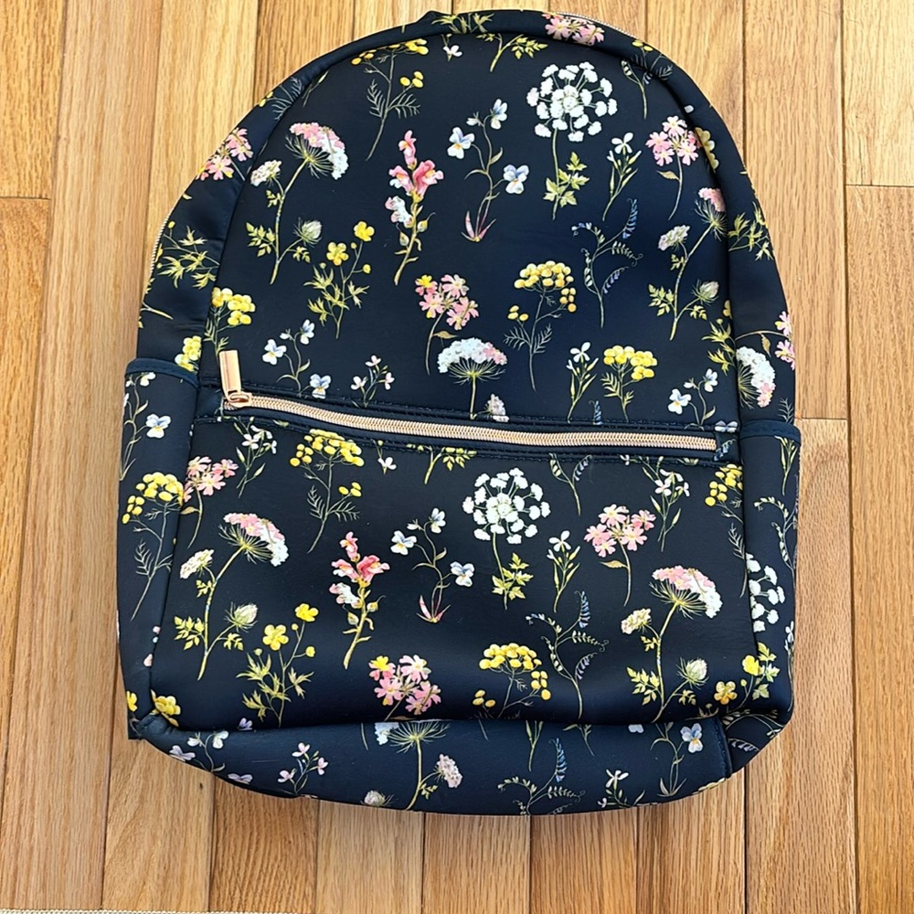 Neoprene navy floral backpack - no brand - new without tags